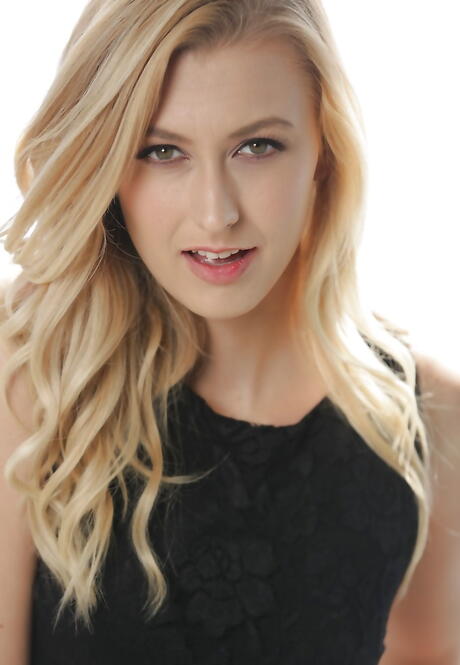 Svelte british blonde porn star Alexa Grace exposes tiny tits and ass outdoor